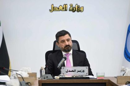 وزير العدل يوجه بفتح تحقيق بحريق إحدى قاعات سجن أبو غريب: أسفر عن وفاة منتسب وإصابة اثنين آخرين