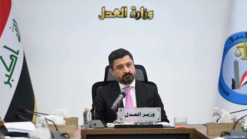 وزير العدل يوجه بفتح تحقيق بحريق إحدى قاعات سجن أبو غريب: أسفر عن وفاة منتسب وإصابة اثنين آخرين