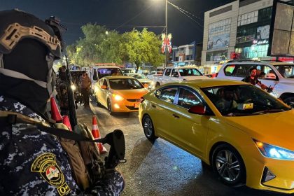 اعتقال عصابة من 8 ايرانيين يقومون بسرقة محتويات السيارات بعد كسر زجاجها وسط بغداد