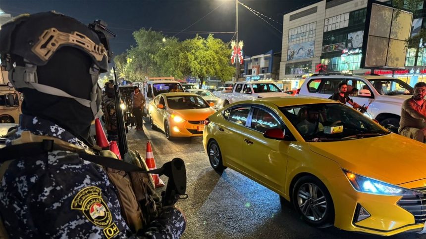 اعتقال عصابة من 8 ايرانيين يقومون بسرقة محتويات السيارات بعد كسر زجاجها وسط بغداد