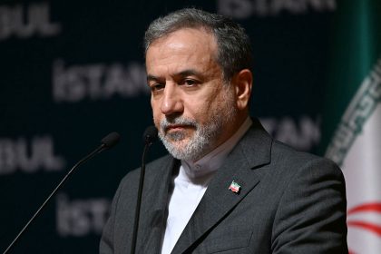 وزير الخارجية الإيراني: لم يحن الوقت لإجراء محادثات نووية "فعالة" مع واشنطن