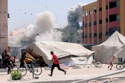 مصادر فلسطينية: مجزرة بحق النازحين في خان يونس وعمليات نسف واسعة بحي الزيتون