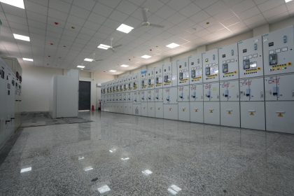 وزير الكهرباء يعلن إدخال 10 محطات ثابتة ومتنقلة لتعزيز استقرار شبكة البصرة