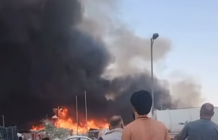 حريق يلتهم خيمة داخل مخيم للنازحين في عويريج جنوبي بغداد