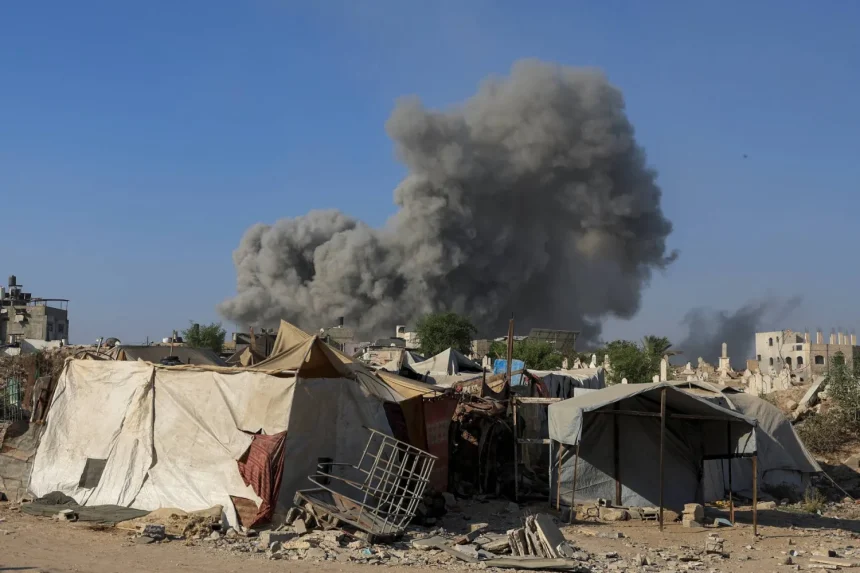 قصف عنيف على جباليا.. واستشهاد العشرات من منتظري المساعدات