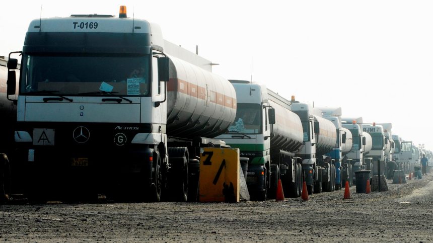 وزارة النفط: الحديث عن ناقلات مجهولة أو شبكات تهريب هو افتراء خطير ومضلل