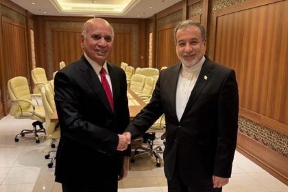 وزير الخارجية ونظيره الإيراني يبحثان إمكانية عودة طهران إلى طاولة المفاوضات مع واشنطن