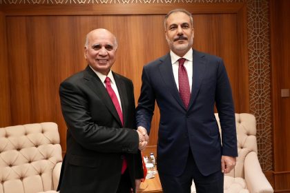 وزير الخارجية يبحث مع نظيره التركي في جدة ملفي النفط والمياه