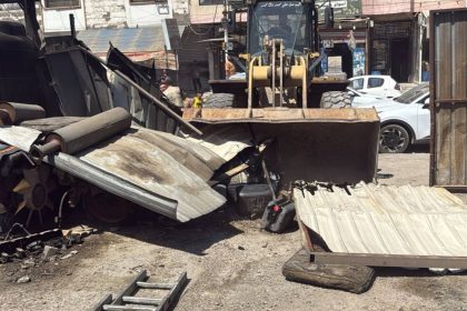 دائرة بلدية الغدير تنفذ حملة كبرى لإزالة  التجاوزات داخل مجمع العمارات السكنية  الفلسطينية شرقي بغداد