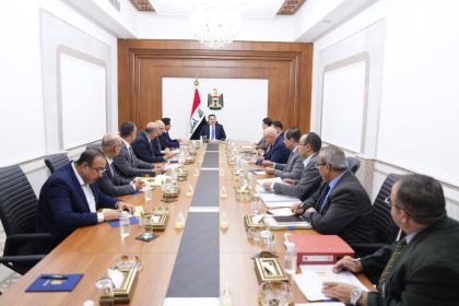 السوداني يوجه بإحالة مشروع خط سكك حديد كربلاء - النجف إلى الهيئة الوطنية للاستثمار