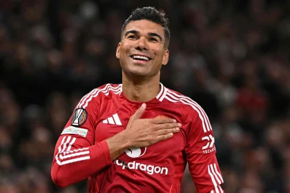 "كاسيميرو" يحدد موقفه بشأن الانتقال إلى الدوري السعودي