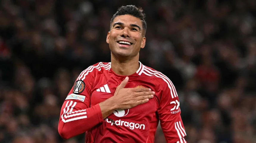 "كاسيميرو" يحدد موقفه بشأن الانتقال إلى الدوري السعودي