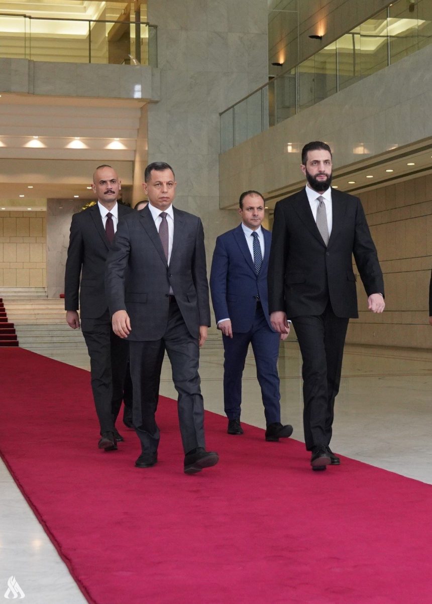 الشطري والشرع يناقشان أمن الحدود ومكافحة الإرهاب وأوضاع الجالية العراقية في سوريا