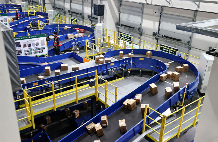 أكثر من 30 دولة توقف شحن الطرود إلى الولايات المتحدة مع بدء تطبيق الرسوم الجديدة