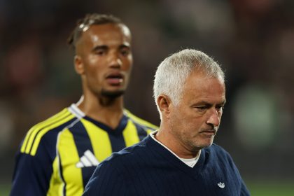 فنربخشة التركي يطرد جوزيه مورينيو