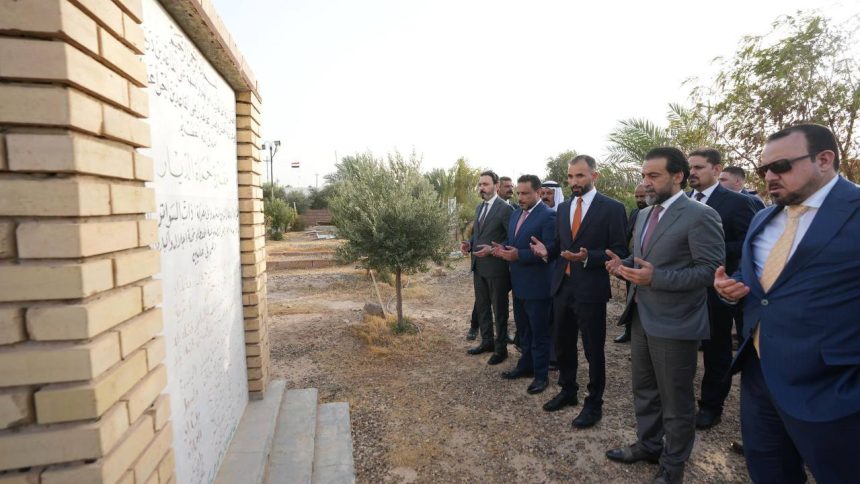 رئيس حزب "تقدم" الرئيس محمد الحلبوسي يزور مقبرة حماة الديار في الضلوعية