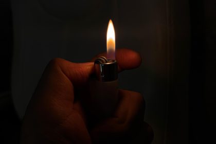 بسبب مشاكل عائلية.. رجل يضرم النار بزوجته والقوات الامنية تلقي القبض عليه غربي بغداد