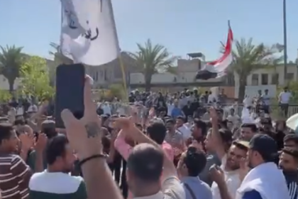 خريجو المجموعة الطبية يتظاهرون في حديقة الأمة للمطالبة بالتعيين