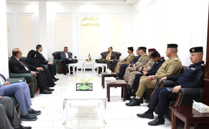 وزير الداخلية يزور محكمة استئناف ميسان لتعزيز التعاون الأمني ومتابعة تنفيذ أوامر القبض