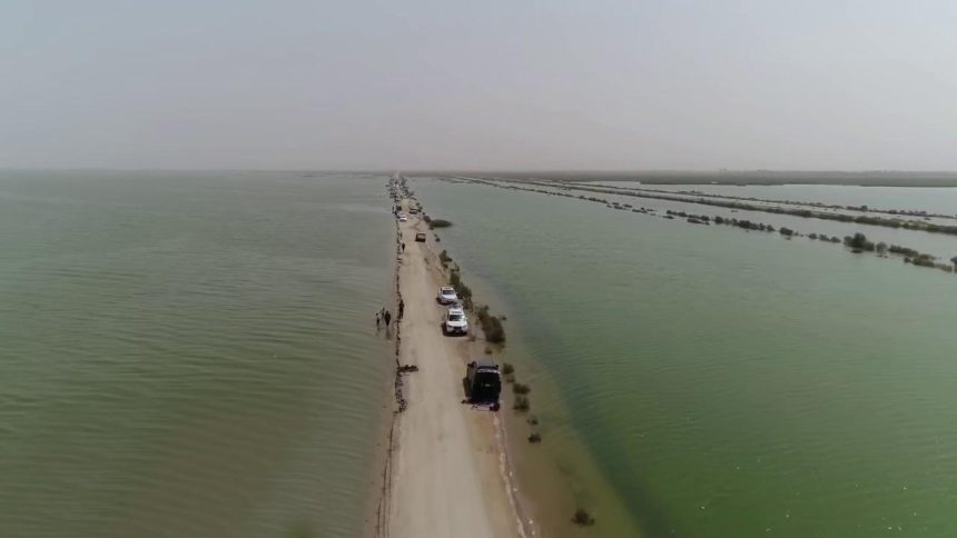 وزير الموارد: انخفاض مناسيب بحر النجف ظاهرة طبيعية بسبب قلة الأمطار والسيول