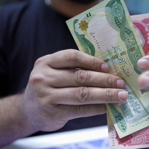 العمل تطلق رواتب الإعانة الاجتماعية