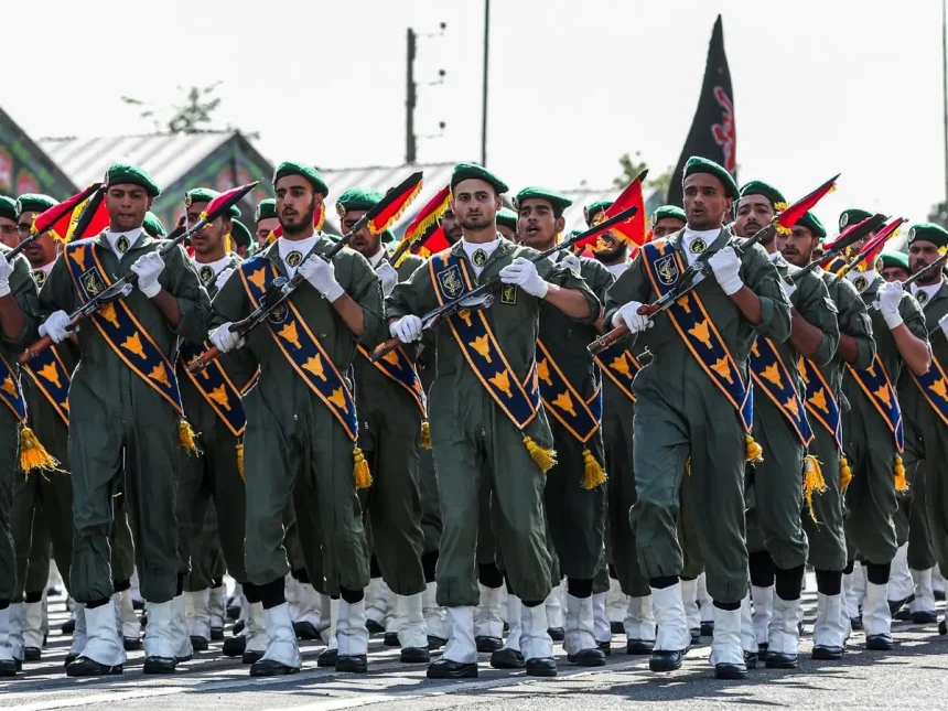 الحرس الثوري: كسر صمود إیران اقتصاديًا غیر ممكن