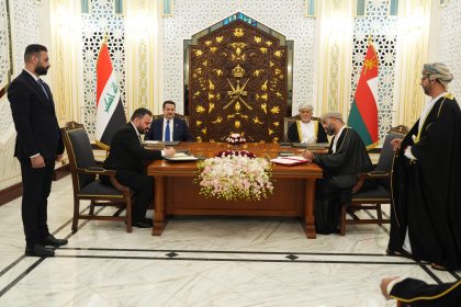 السوداني وسلطان عمان يبحثان سبل تطوير العلاقات الثنائية بين البلدين