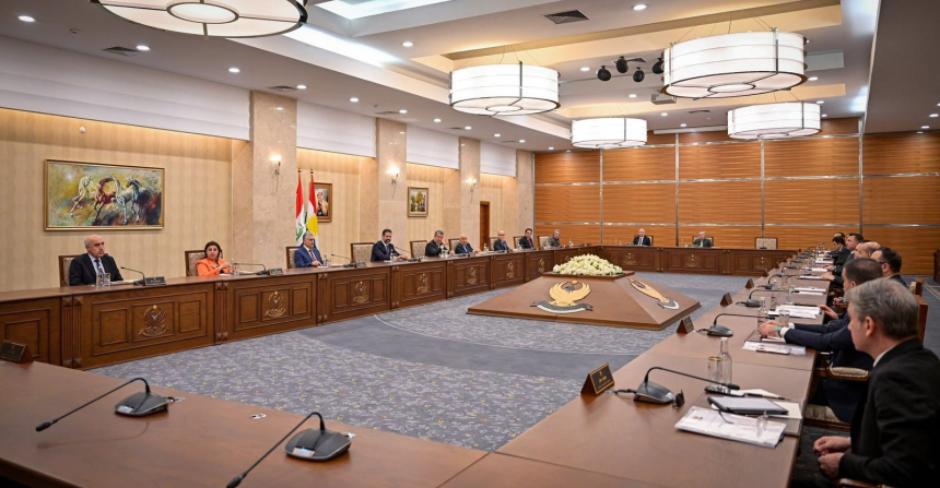 حكومة كردستان تناقش استئناف تصدير النفط وتأمين رواتب الإقليم ومستحقاته المالية