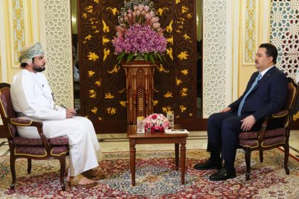 السوداني: طريق التنمية يحقق الترابط بين موانئ عُمان وميناء الفاو وصولاً الى تركيا وأوروبا