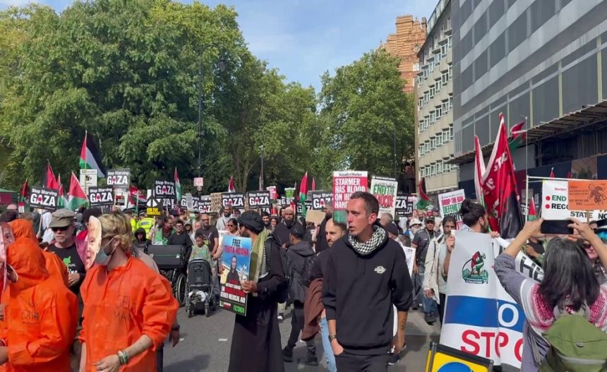 انطلاق تظاهرات وسط لندن نصرة لأهل غزة
