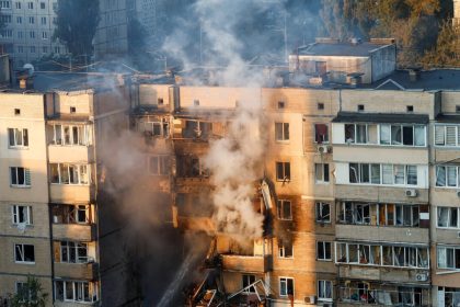 هجوم روسي "كبير" على كييف.. وتضرر مقر الحكومة