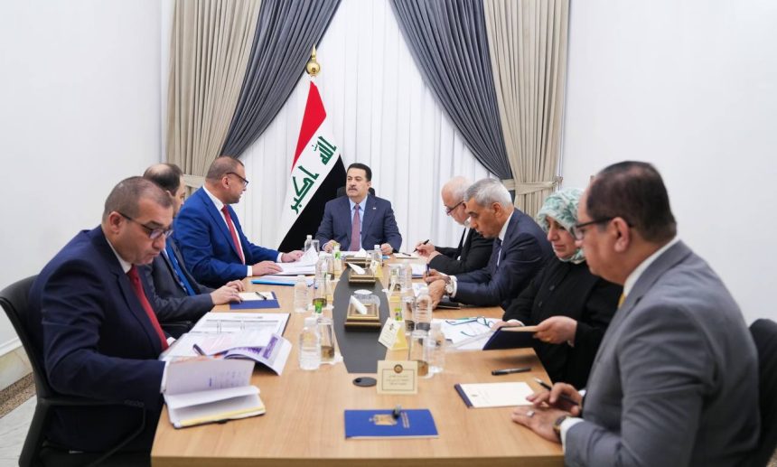 السوداني يوجه بإعفاء 15 من مديري المراكز نتيجة التلكؤ في تطبيق تعليمات جباية الكهرباء