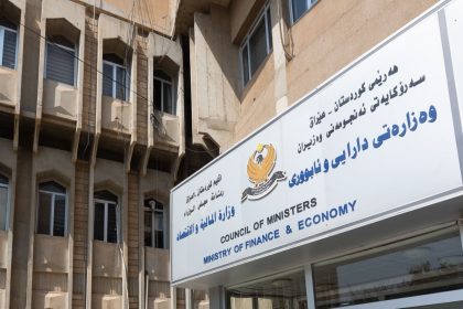 حكومة إقليم كردستان تسلم قوائم رواتب شهر آب إلى المالية الاتحادية