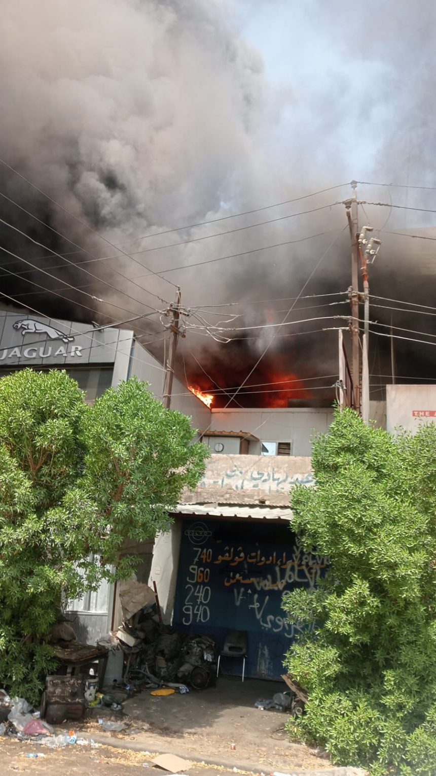 اندلاع حريق داخل مجمع للأدوات الاحتياطية للسيارات ضمن منطقة الكرادة وسط بغداد