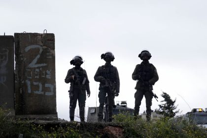 بريطانيا تمنع الجنود الإسرائيليين من الدراسة في الكلية الملكية للدراسات الدفاعية