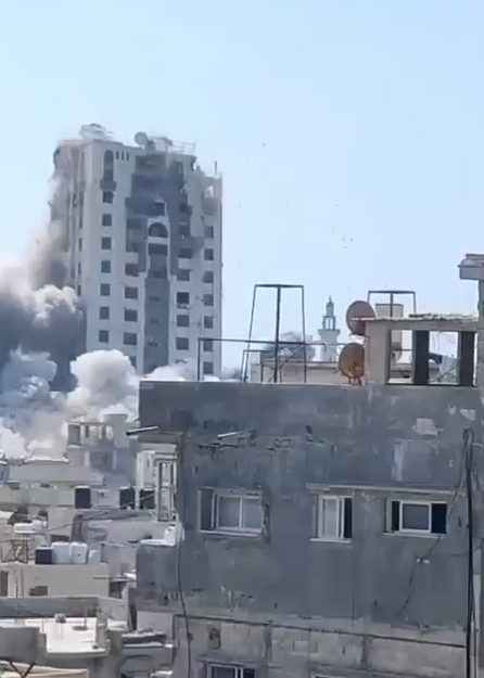 إسرائيل تدمر برج الغفري قرب ميناء غزة