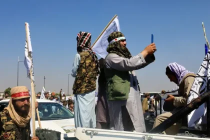 زعيم طالبان يأمر بتقييد الإنترنت في أفغانستان "منعاً للفحشاء"