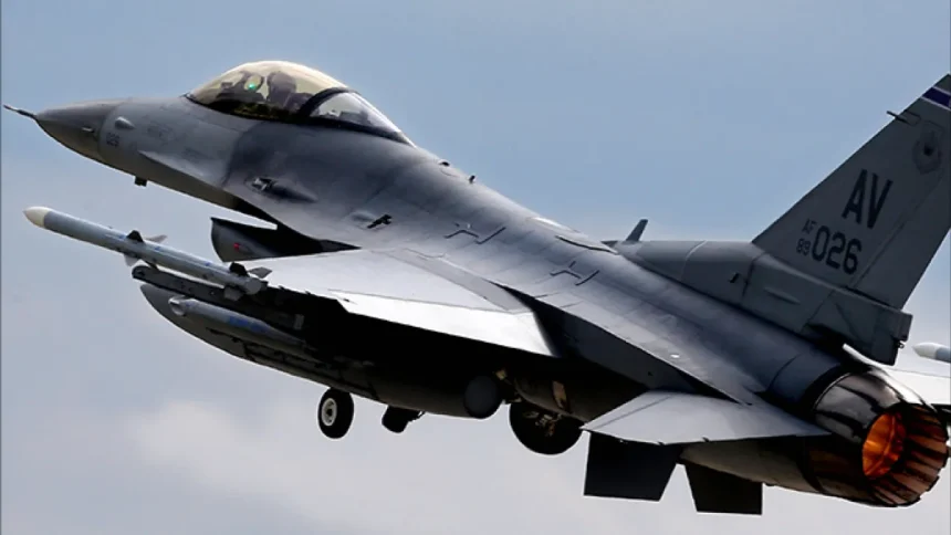 العمليات المشتركة: طائرات F-16 العراقية تدمر وكرا للعناصر الإرهابية في وادي الشاي