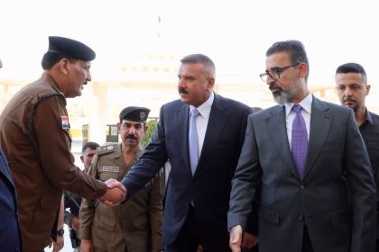 وزير الداخلية يصل إلى مبنى محافظة كركوك
