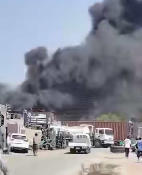 اندلاع حريق داخل مخزن للمواد الغذائية قرب مجمع مشن وسط بغداد