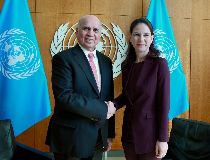 وزير الخارجية يؤكد أهمية الموقع الاستراتيجي للعراق ودوره كمنصة للحوار في المنطقة