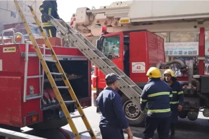 اخماد حريق اندلع داخل مخزن للمواد الزراعية في منطقة السنك وسط بغداد