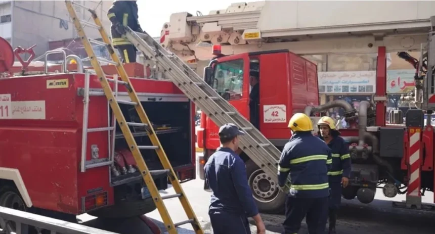 اخماد حريق اندلع داخل مخزن للمواد الزراعية في منطقة السنك وسط بغداد