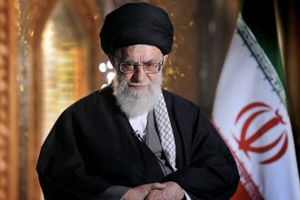 المرشد الإيراني: لا نسعى لامتلاك قنبلة نووية