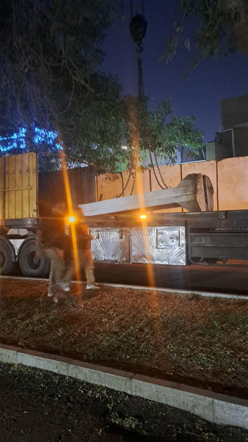 عمليات بغداد تباشر برفع الكتل الكونكريتية من أمام المعهد الفرنسي وسط العاصمة