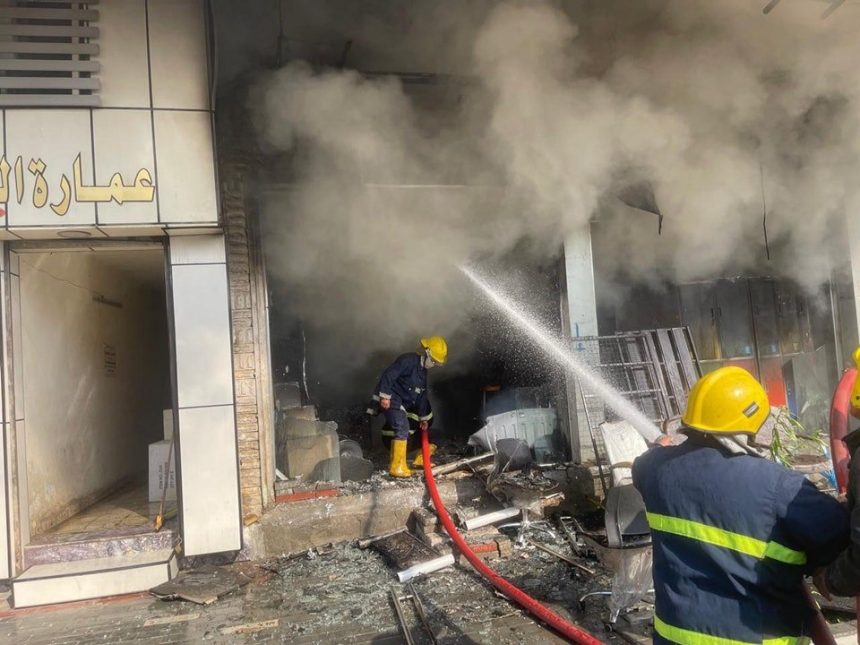 إخماد حريق اندلع داخل معرض للأثاث في بابل