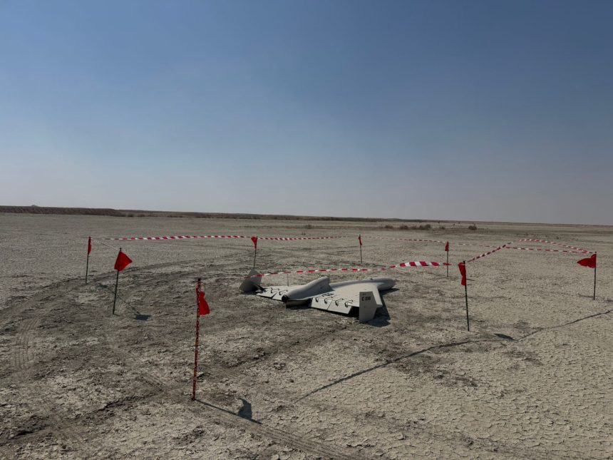 بالصور.. العثور على طائرة مسيرة قرب حقل مجنون في البصرة