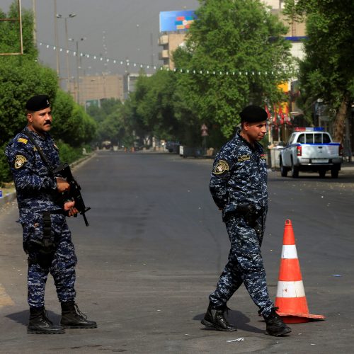 شرطة البصرة بعد الاعتداء المسلح على متظاهرين: حماية إحدى الشخصيات اطلقوا النار بالهواء