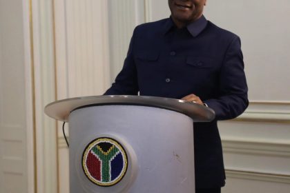 رويترز: العثور على سفير جنوب إفريقيا في باريس ميتا بعد سقوطه من الطابق 22 بأحد الفنادق