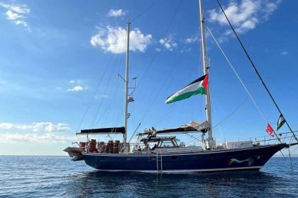 مرت الليلة بسلام.. "أسطول الصمود" على بعد 145 ميلا من غزة